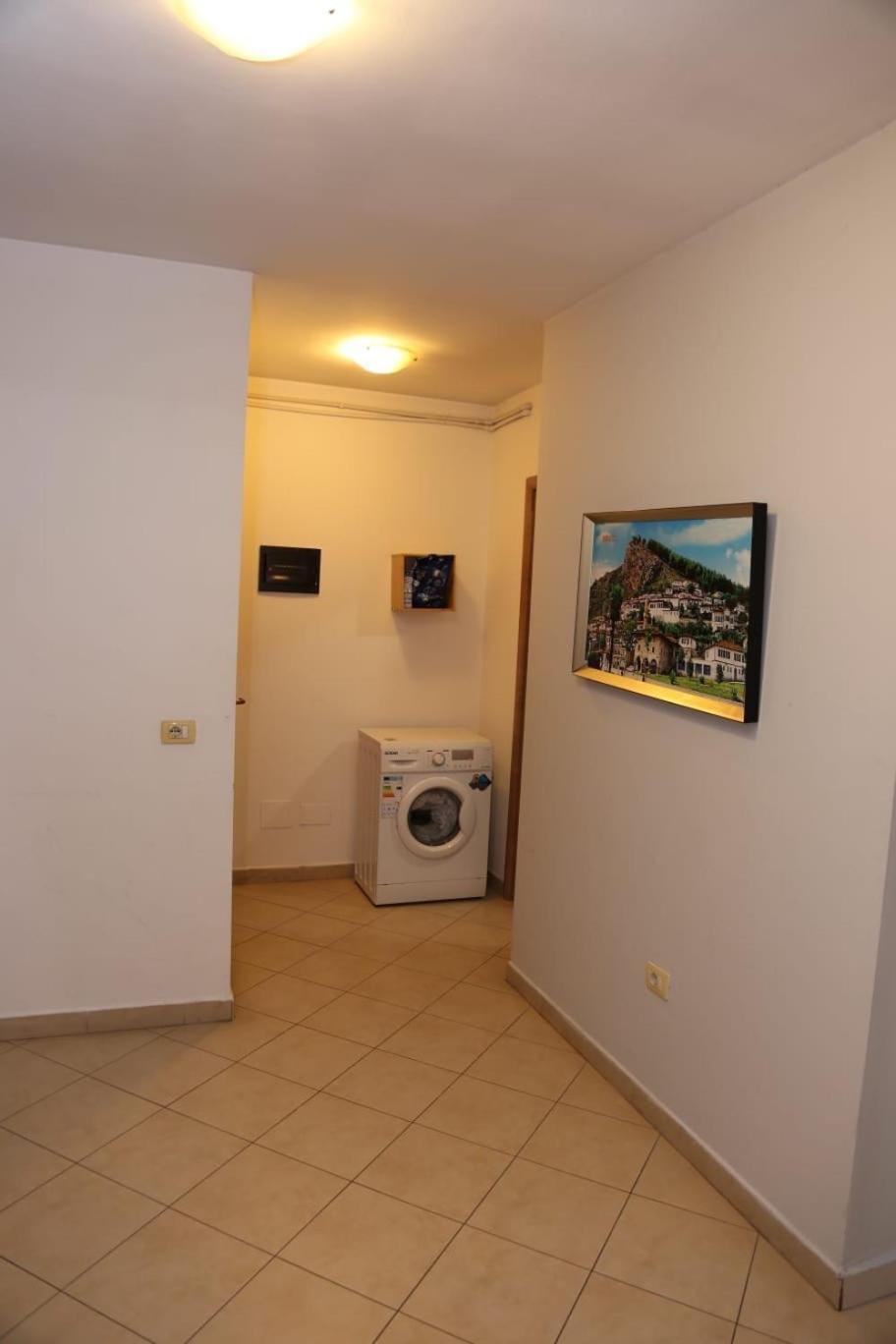 Ergi'S Host Apartment 地拉那 外观 照片